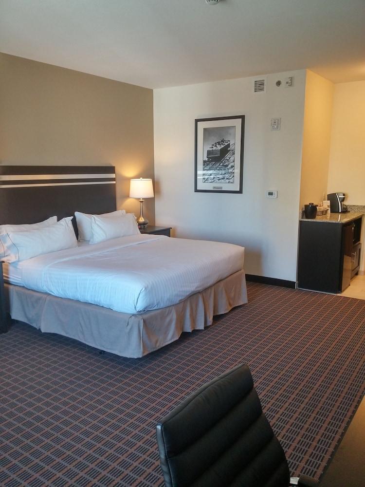 Holiday Inn Express & Suites Golden By Ihg Εξωτερικό φωτογραφία