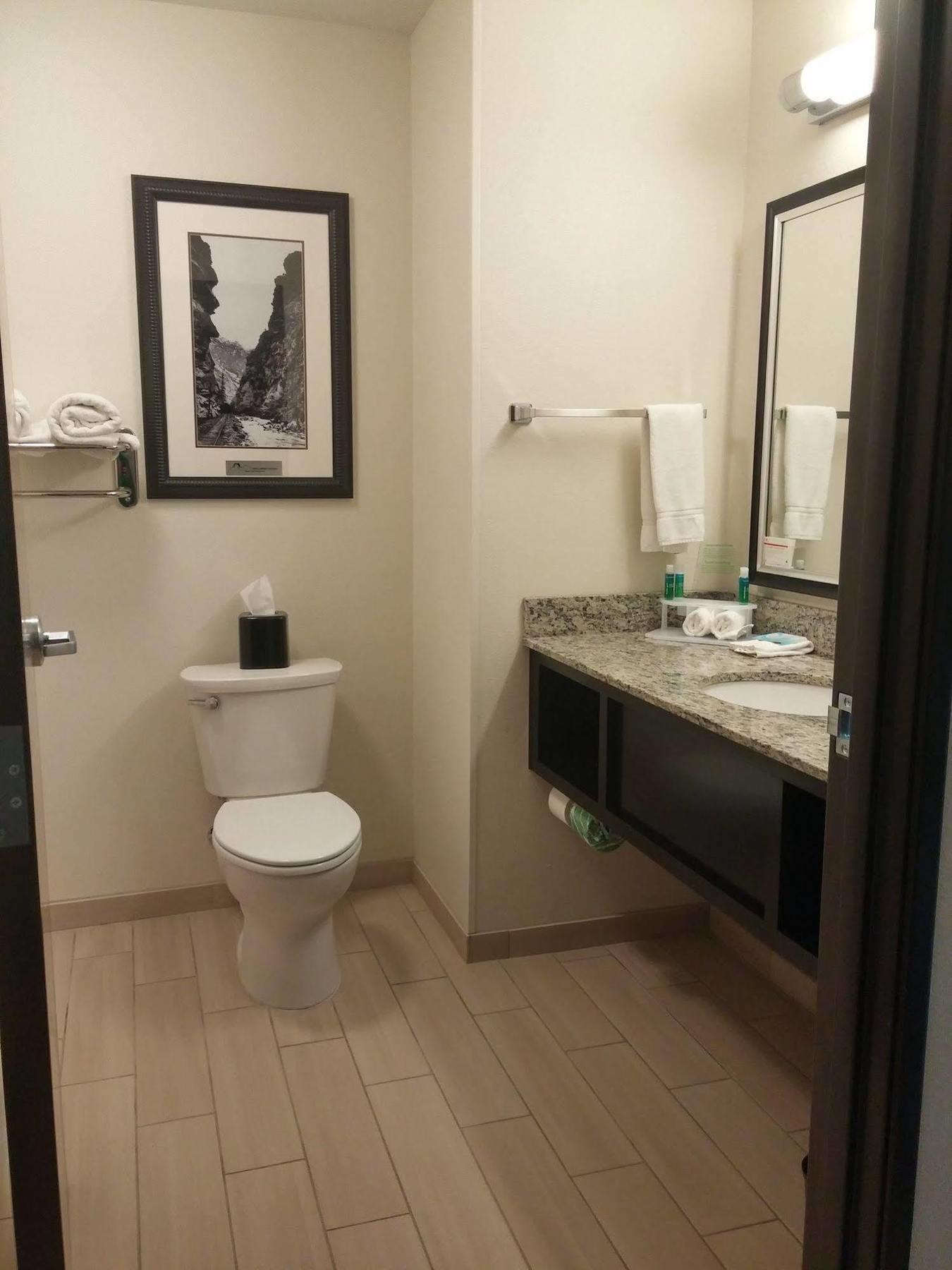 Holiday Inn Express & Suites Golden By Ihg Εξωτερικό φωτογραφία